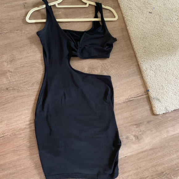 black cutout mini dress - Picture 2 of 2